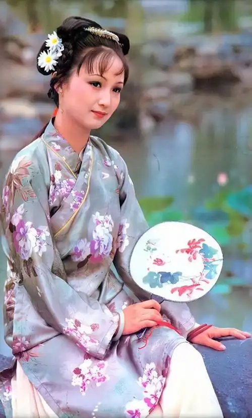 87版红楼梦之平儿剧照聪慧干练不输凤姐又难得心存淳厚