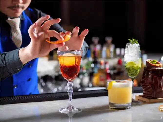 深圳君悦酒店 - 顶楼酒吧 | 鸡尾酒买一送一 - 自助餐蛋糕及房劵抢购