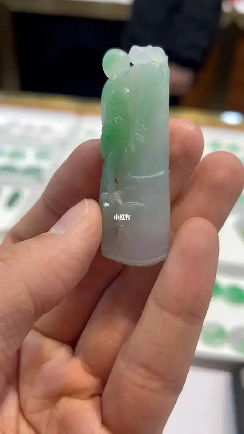 翡翠竹节_翡翠_中国四会玉器博览城攻略_翡翠大竹节_兴趣爱好_兴趣爱