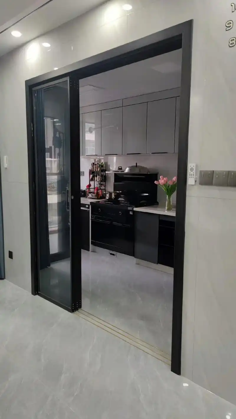 厨房三联动推拉门.给宝们分享选购技巧和经验: 1:想要做出极 - 抖音