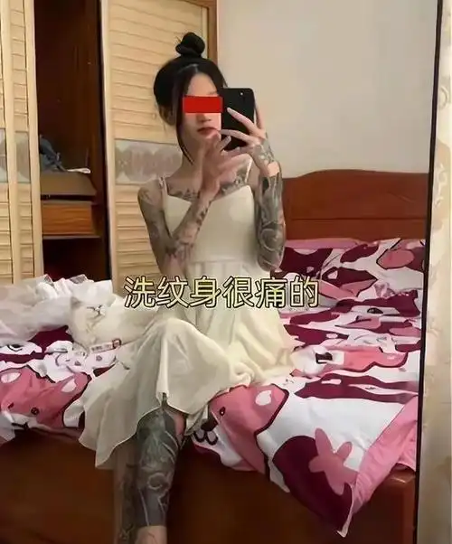 女子全身都纹身,相亲8次失败8次,躲角落流泪,网友:一辈子污点