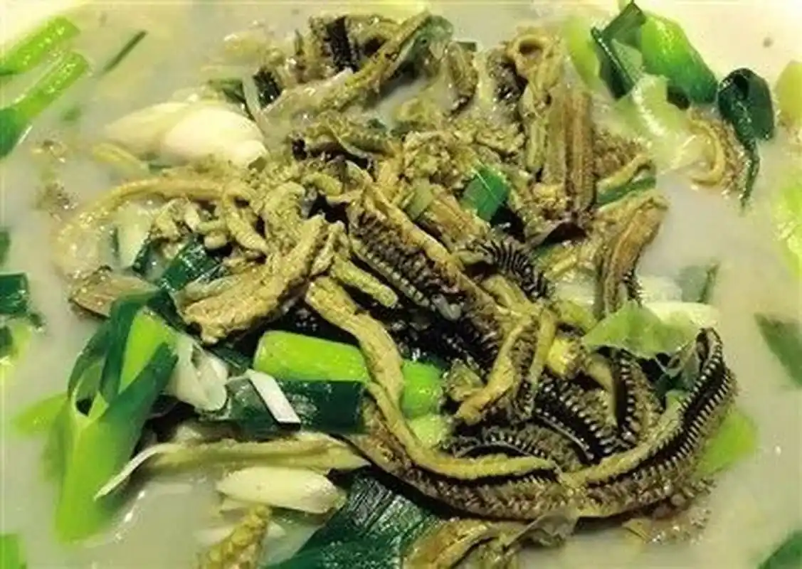 4月放肆吃#海蜈蚣:这个是莆田地区比较出名的美食,也被叫做沙蚕,做法