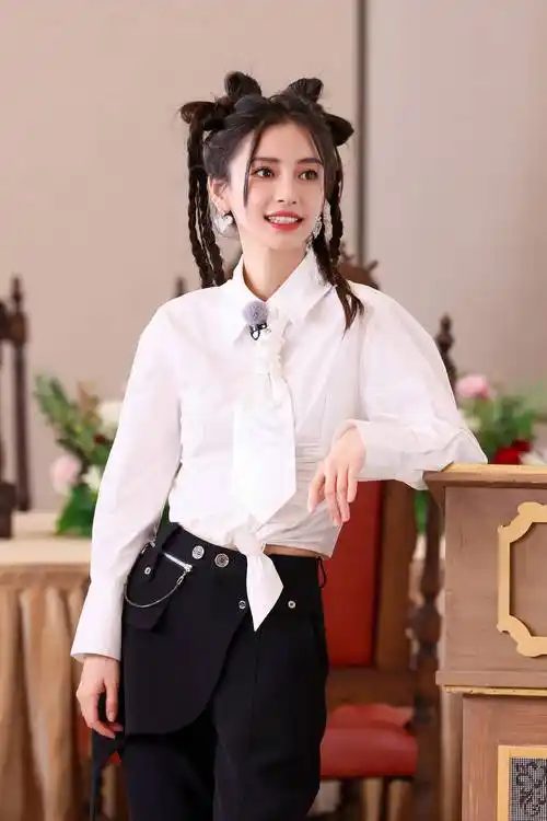 杨颖双马尾配蝴蝶结青春活力笑容甜美元气满满