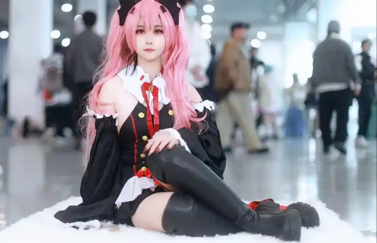 潍坊dy漫展,《终结的炽天使》克鲁鲁cos