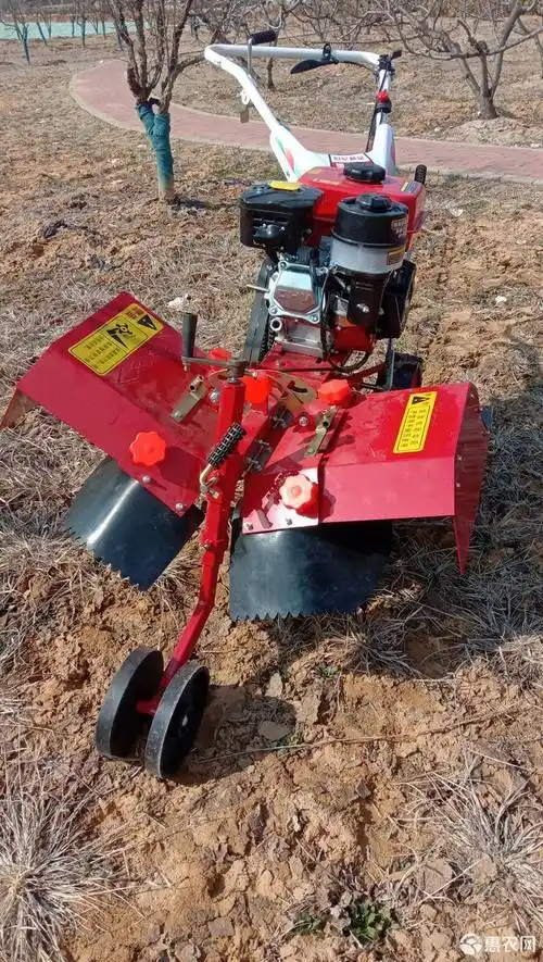 多功能开沟培土机