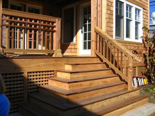 现代别墅进门实木楼梯装修效果图