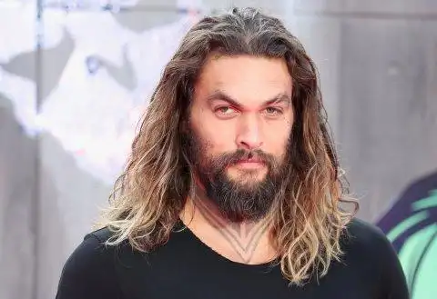 海王演员有多拼海王地狱式增肌51岁的她雨夜泡海水