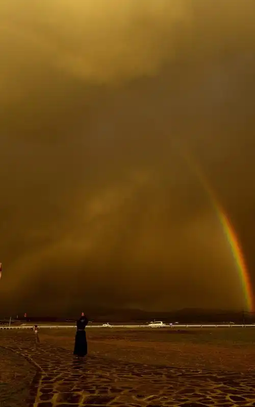 风雨过后见彩虹