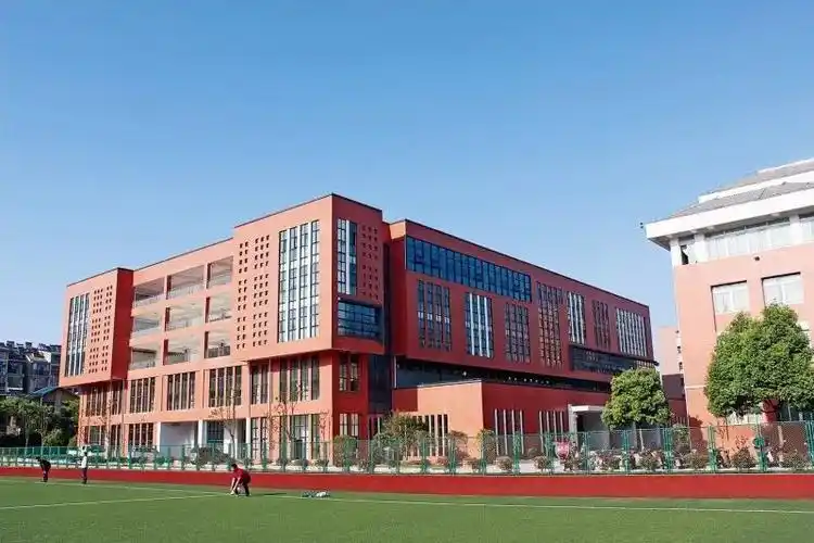 高考成绩刚出来六安这所中学就火了