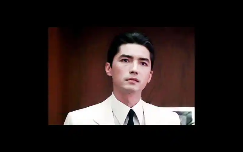 亚洲第一美男--尊龙的颜值果然不是盖的