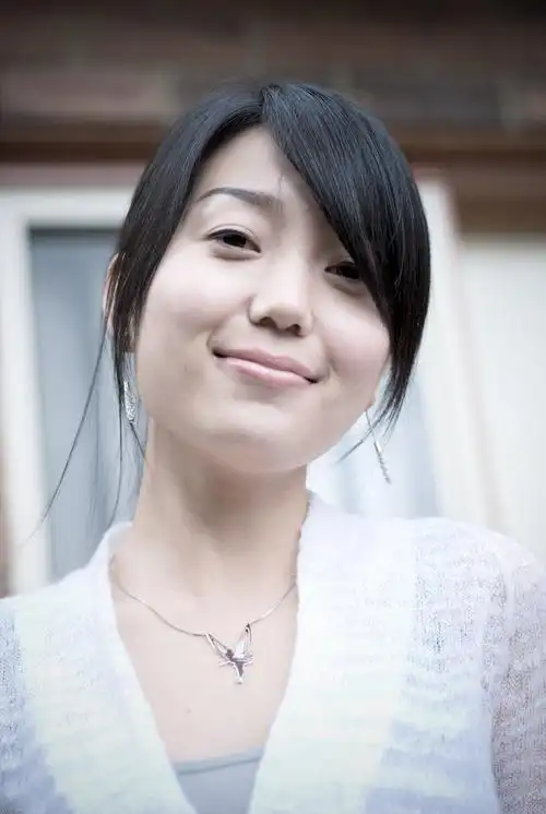 林静仪(其他娱乐人物相关)peggy,1983出生于台湾,在台北当专柜小姐