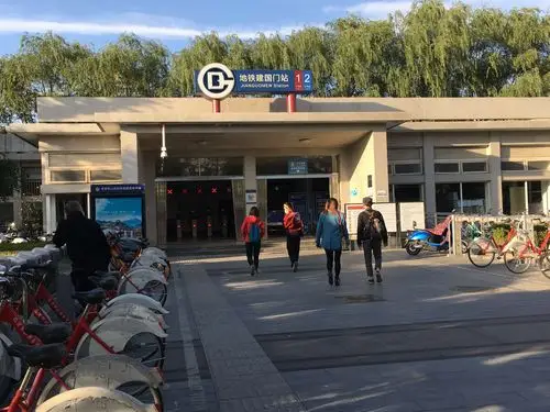 地铁建国门西北站