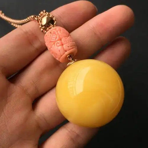 18k金镶天然蜜蜡圆珠吊坠