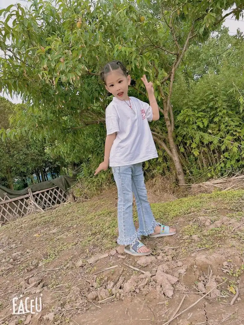 小公主成长日记……#超有镜头感的小女孩 #你是妈妈的另一个青 - 抖音