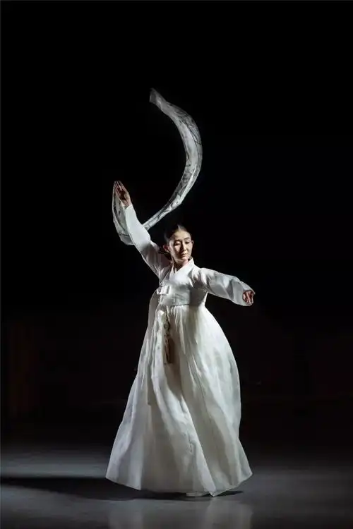 舞蹈中心-实验剧场演出时长约60分钟(以现场为准)入场时间提前30分钟