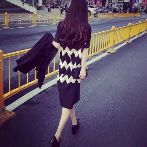 背影 长发 卷 女头像 by:李倩