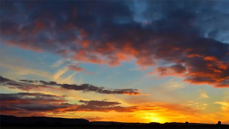 炫酷火烧云唯美高清桌面壁纸