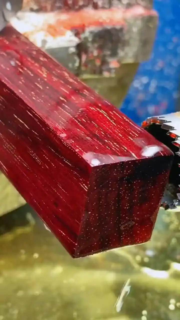 印度小叶紫檀和血檀的区别在哪呢