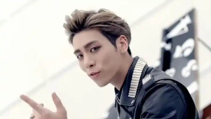 shinee 最好的主唱 暖心小哥哥 钟铉 jonghyun 你是最棒的诗人艺术家