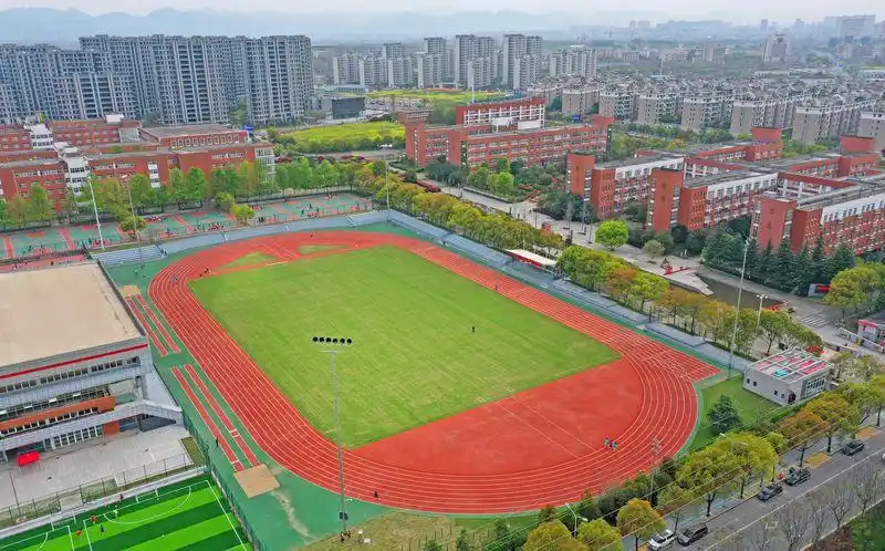 市艾青中学亚运足球训练场通过亚组委功能验收