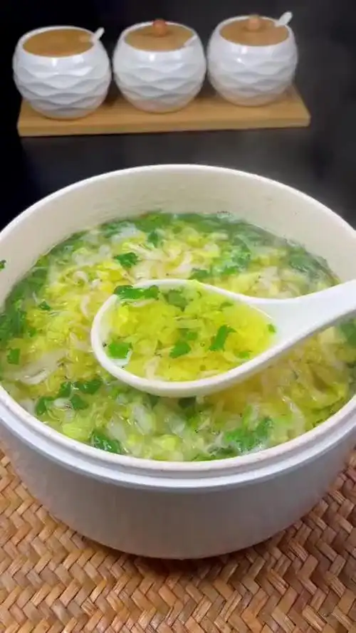 天冷最适合喝碗热汤啦 虾皮白菜汤……_新浪财经_新浪网