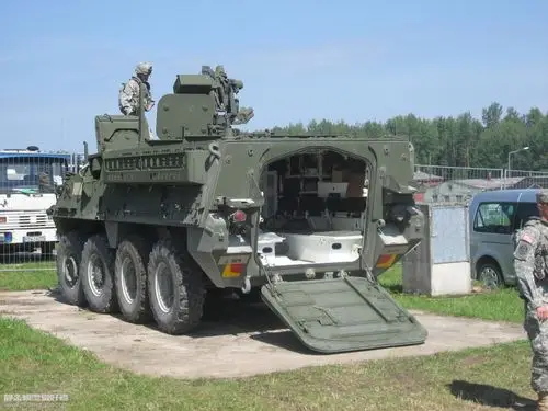 美国m1126斯崔克8x8轮式装甲车标准运兵型照片(3)