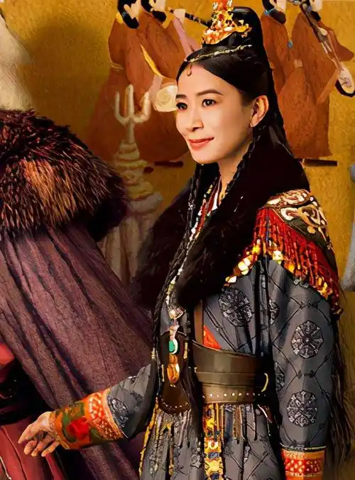 《燕云台》海报曝光!唐嫣皇后造型气场全开,摆脱傻白甜后太欲了!