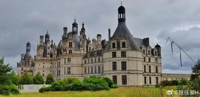 创新建筑的完美结合,这座城堡也是法国唯一收入世界文化遗产的城堡