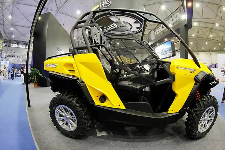 2012成都车展:庞巴迪can-am指挥官1000地形车