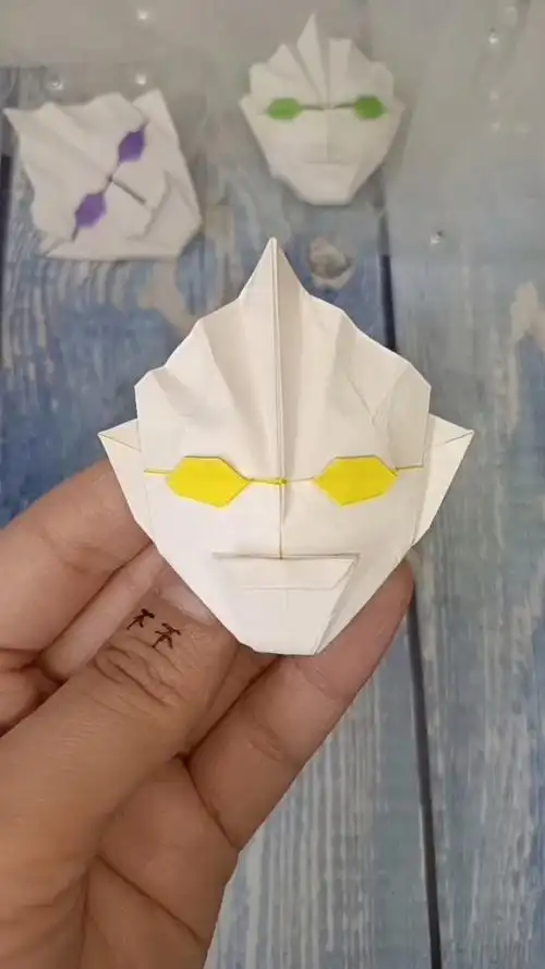 奥特曼折纸教程视频@{uid:1502349662339070,nick:经纪