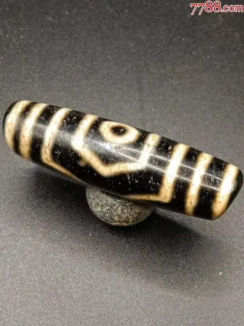 藏传至纯高油润包浆满风化三眼天珠