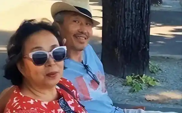 老戏骨杜源:4岁认识爱妻,结婚41年零绯闻,女儿成了最大骄傲