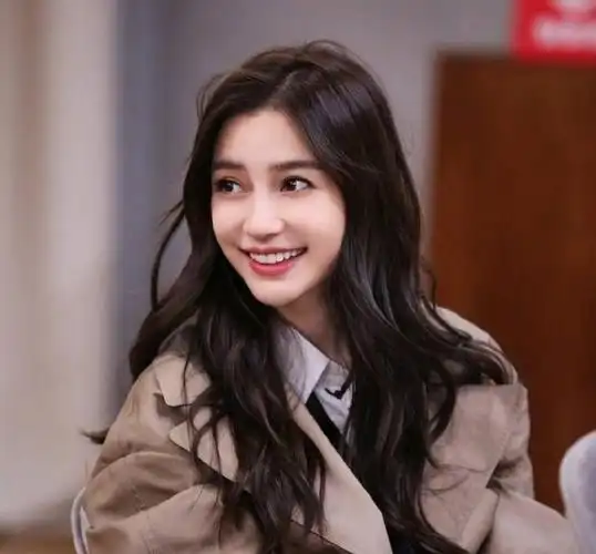 angelababy 20岁性感写真,眼神充满魅惑相当诱人,美貌至今没变