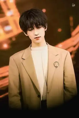 【千面爱豆贺峻霖】贺峻霖《贺峻霖接招吧前辈》《贺峻霖快乐.