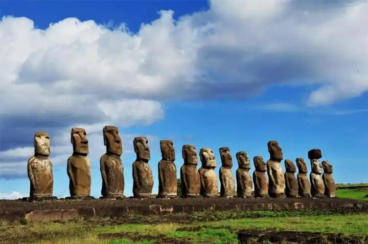 配图看魔戒123:遗忘的石像,古老的传说【配图:复活节岛巨石像】