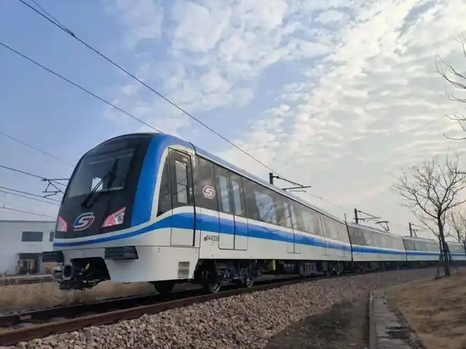 全新升级轨交4号线新车上线了