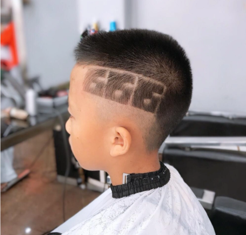 小帅哥发型12款,酷帅有型还个性,有你儿子同款吗_小男孩