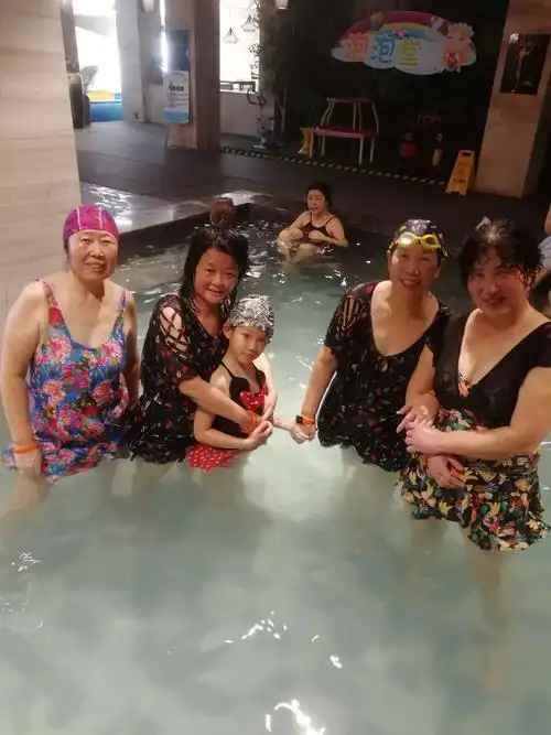 兴城橡榕国际洗浴中心.2019年1月17日和2018年12月24日制作相册.