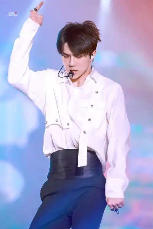 吴世勋束腰合集