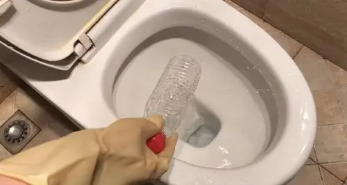 教你一招轻松疏通马桶,简单又方便,真实用