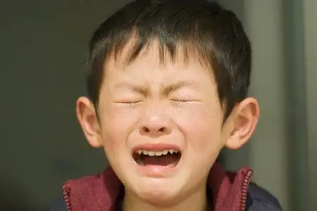 孩子的眼泪图片