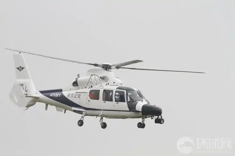 高清:焦作公安ac312直升机进行空中救援展示