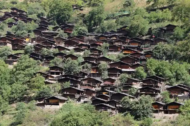 云南维西同乐村,澜沧江边大山深处最神秘古老的傈僳族传统村寨