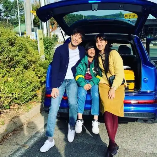 《山茶花开时》童星金康勋演技精湛,合作过的"妈妈"都是女神