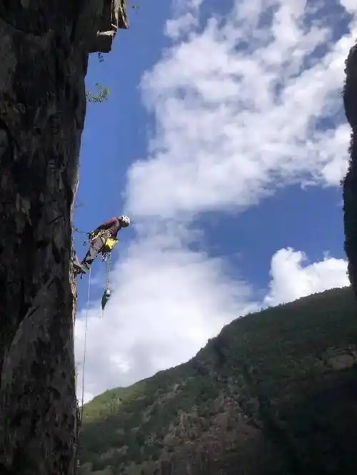 2023中国攀岩自然岩壁系列赛首次落户云南大理漾濞石门关_步道_苍山