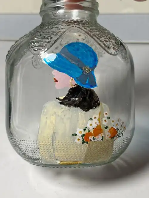 戴草帽的少女[玫瑰r]#画画的日常  #手绘  #我的手工日常  #玻璃瓶