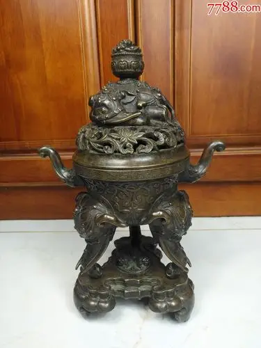 精品文玩.清代清乾隆年制款象耳老铜熏炉.