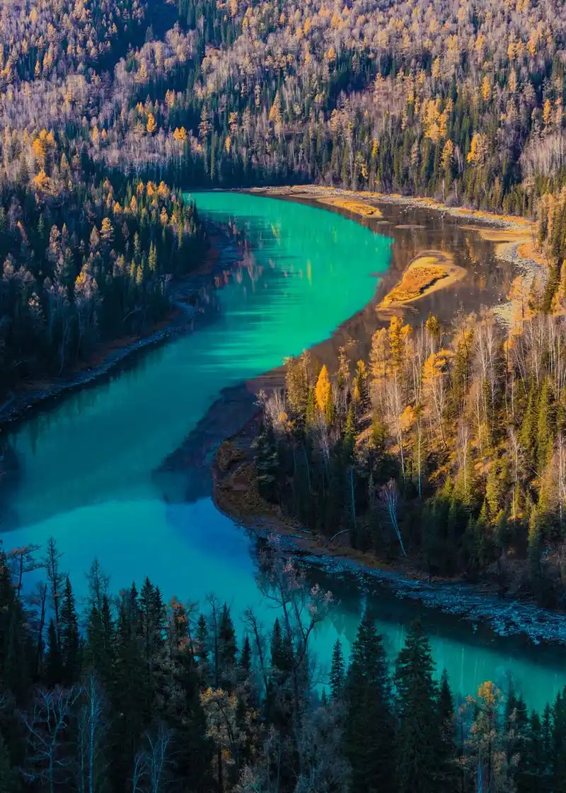 喀纳斯湖月亮湾