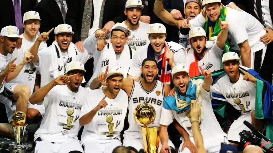 我终究是老了!阿德因伤赛季报销,马刺22年来首次无缘季后赛