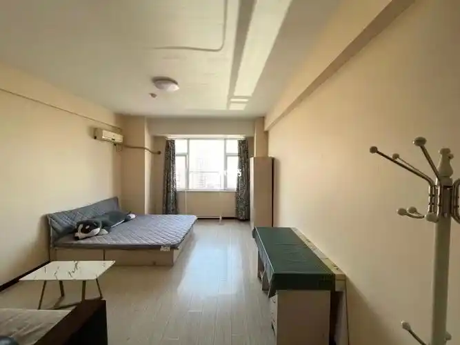 铁西广场地铁口附近一室出租1200/月